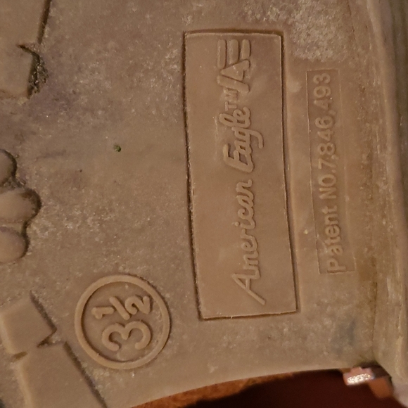 American Eagle ankle boots. Tan color, size 3.5 - Picture 7 of 7